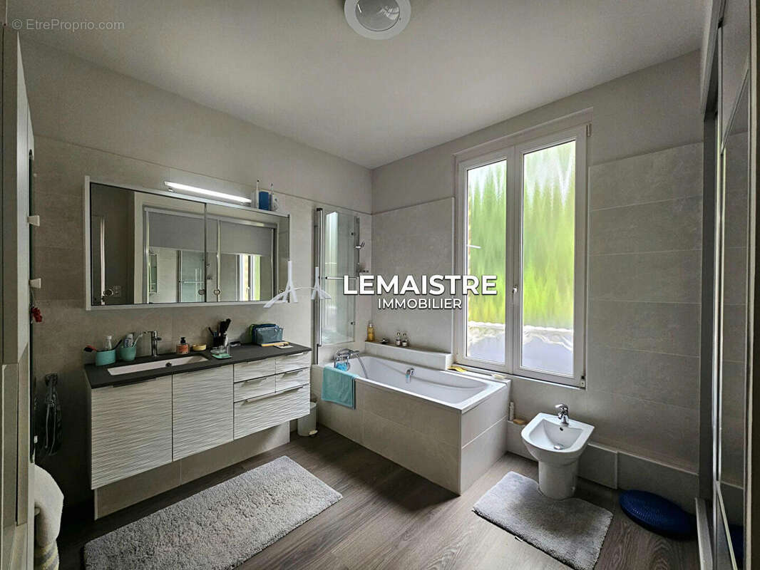 Maison à MONTIVILLIERS