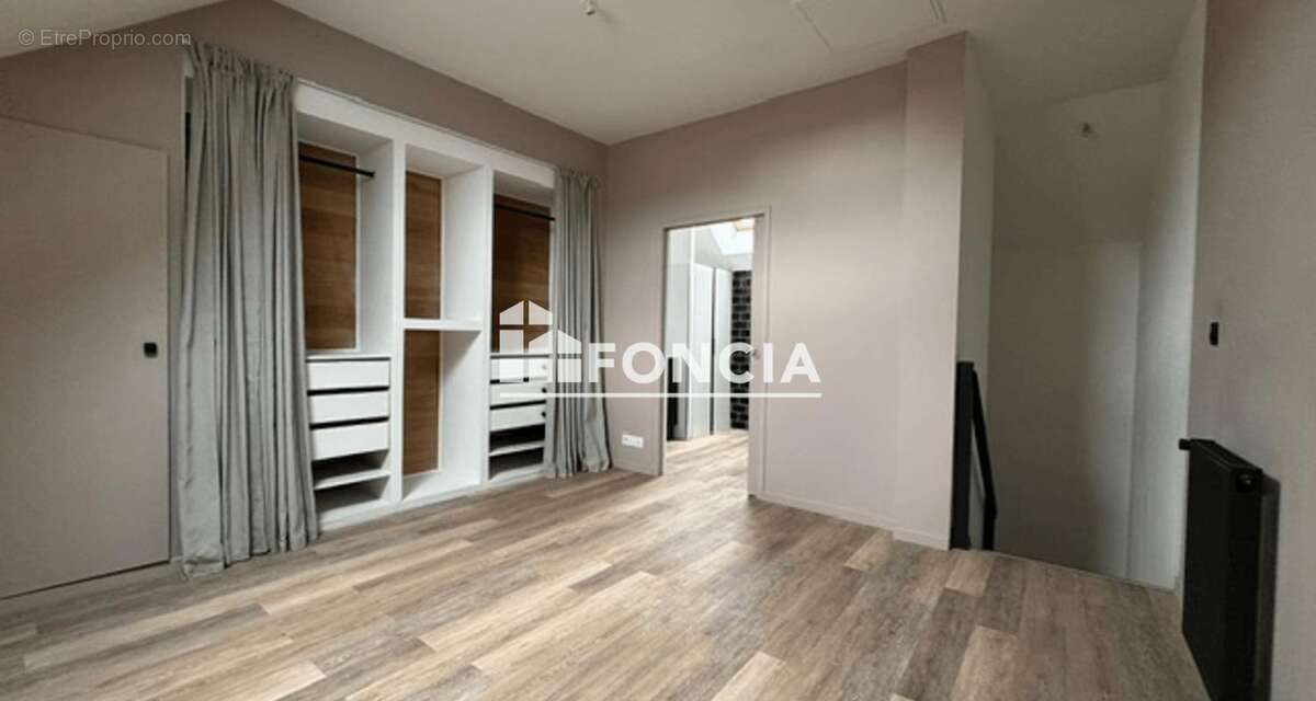 Appartement à MAGNY-LES-HAMEAUX
