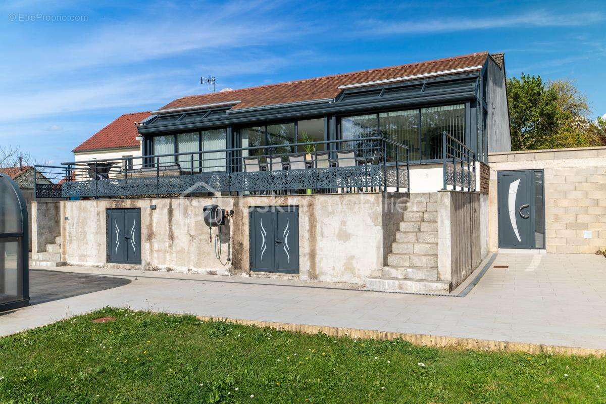 Maison à VILLENEUVE-LES-BORDES