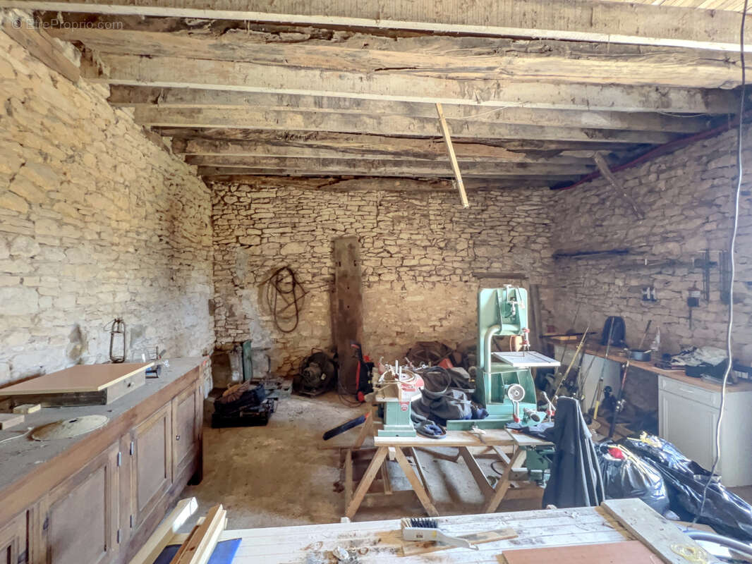 Maison à SALIGNAC-EYVIGUES