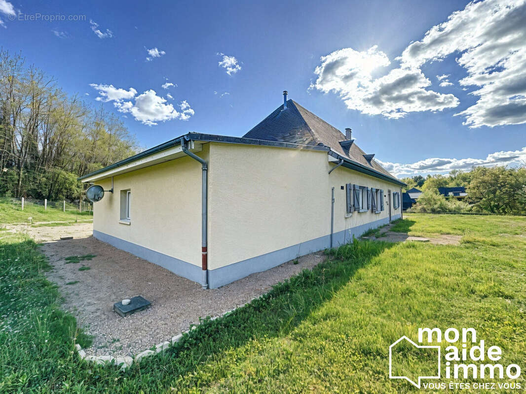 Maison à SAINT-PIERRE-DE-FRUGIE