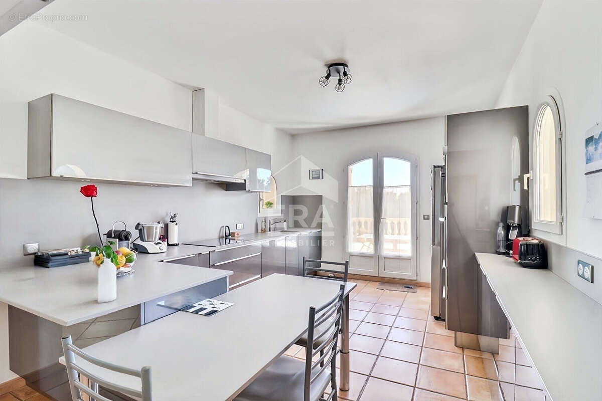 Maison à ENSUES-LA-REDONNE