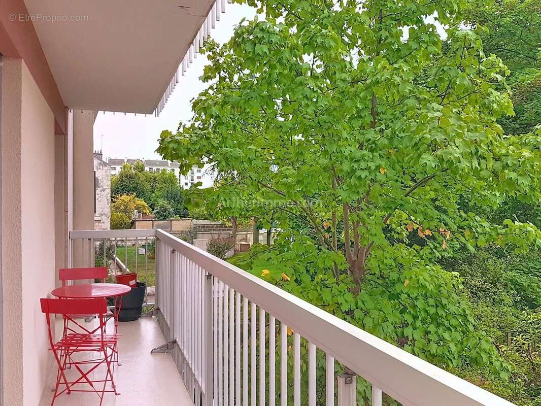 Appartement à FONTENAY-SOUS-BOIS