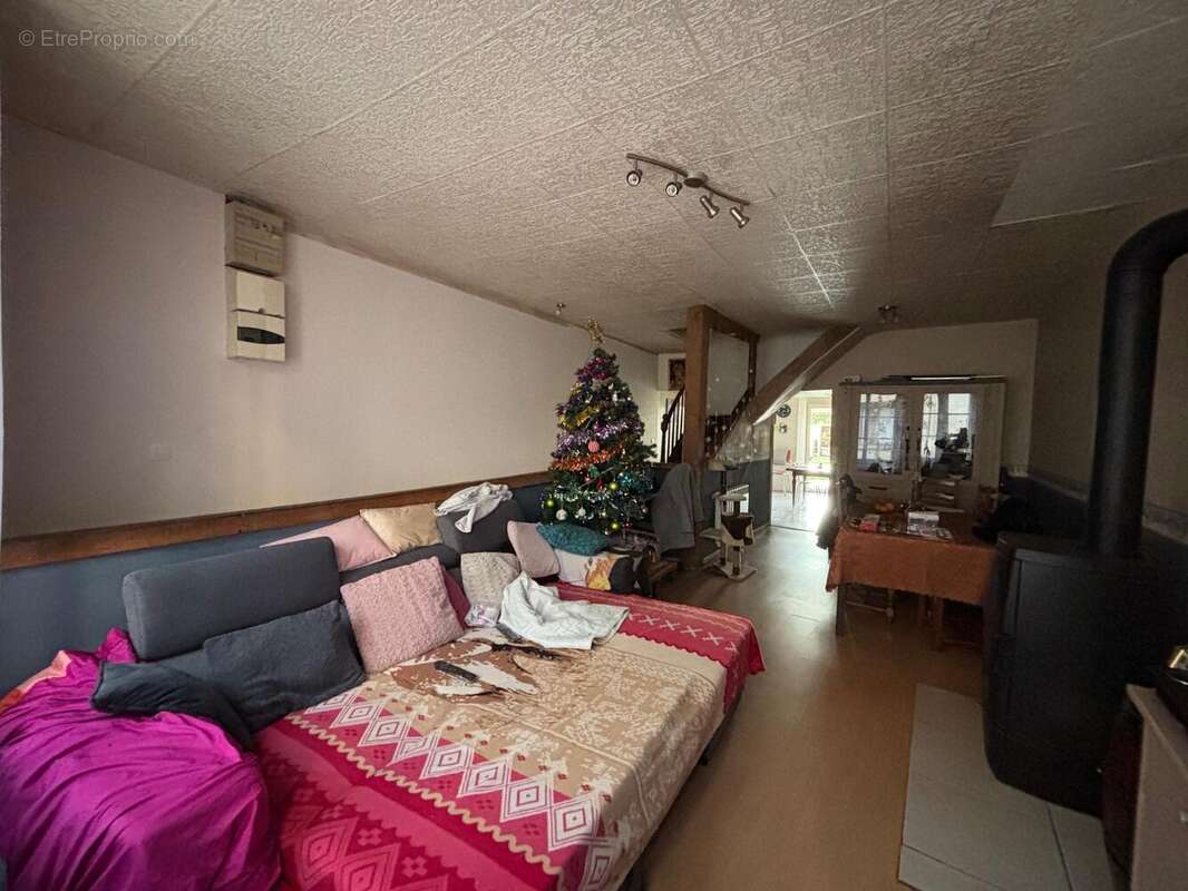 Photo 2 - Maison à NEUILLY-SAINT-FRONT