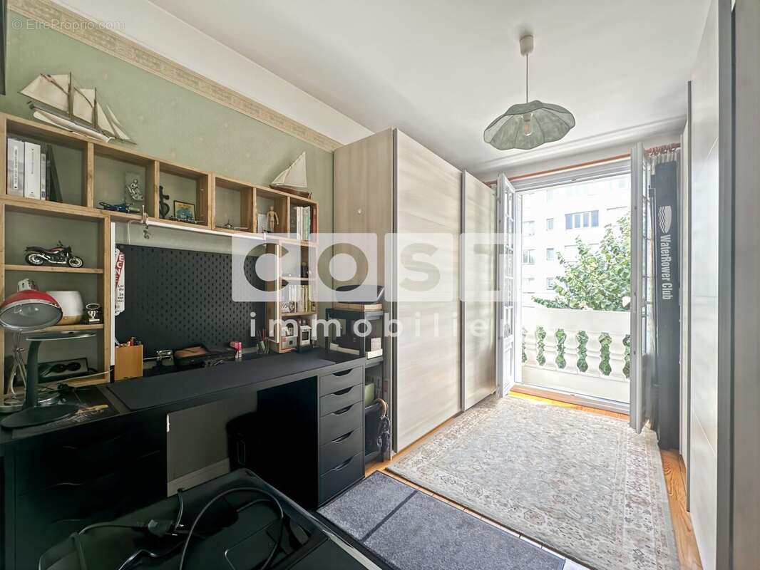 Chambre 1 - Appartement à BOIS-COLOMBES