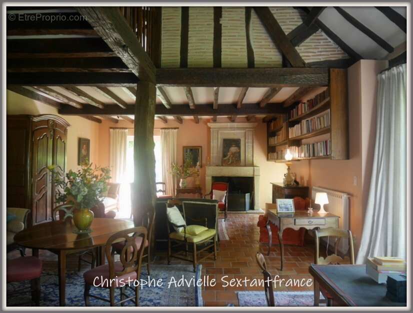 3 maisons en pierres, chartreuse, colombier et périgourdine, chai, dépendances, piscine sur 3 Ha - photo 12