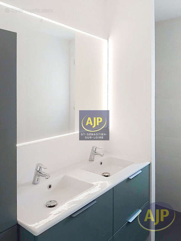 Maison à SAINT-SEBASTIEN-SUR-LOIRE