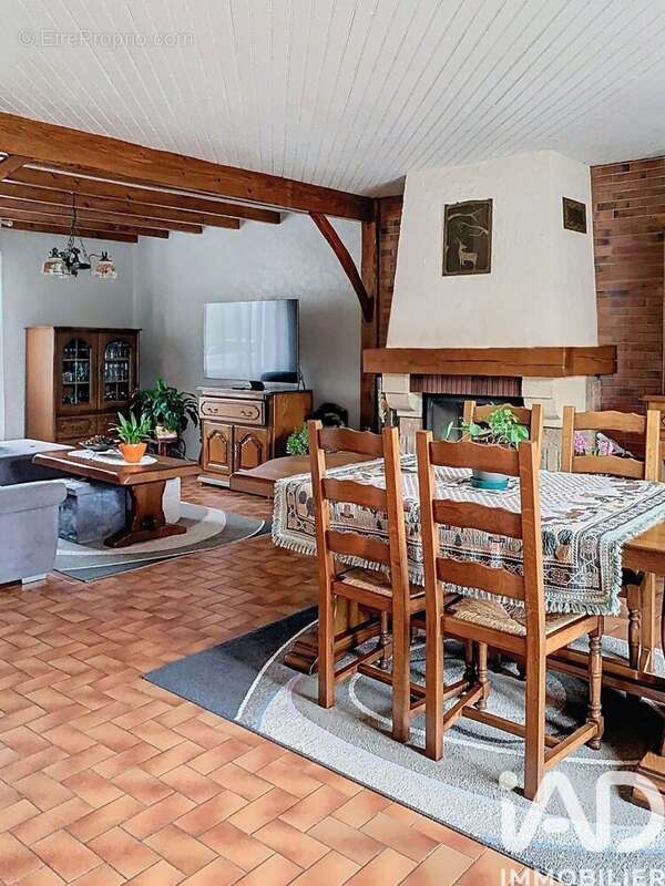 Photo 5 - Maison à VILLENEUVE-LA-GUYARD