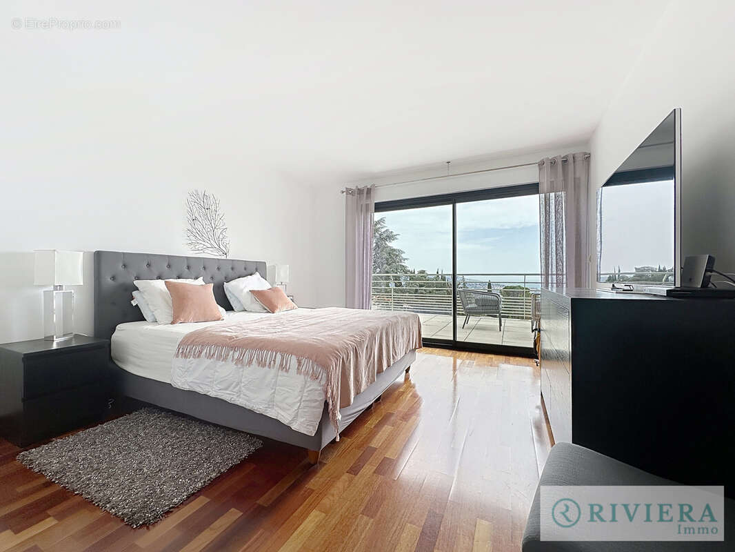 Maison à MANDELIEU-LA-NAPOULE