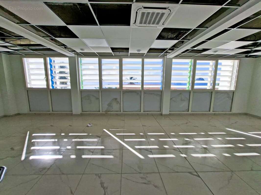 Commerce à LE DIAMANT