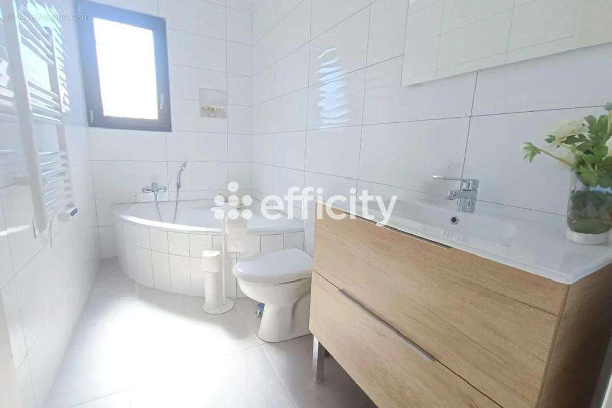 Maison à COLOMBIERS