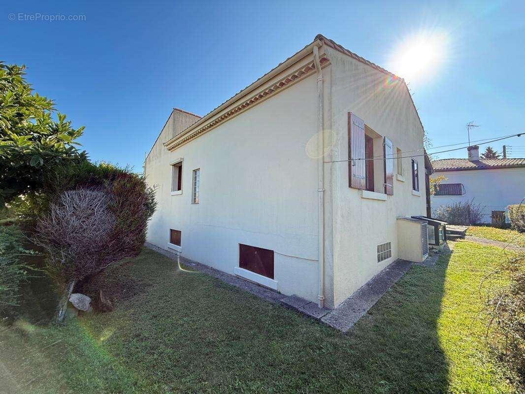 Maison à VAUX-SUR-MER