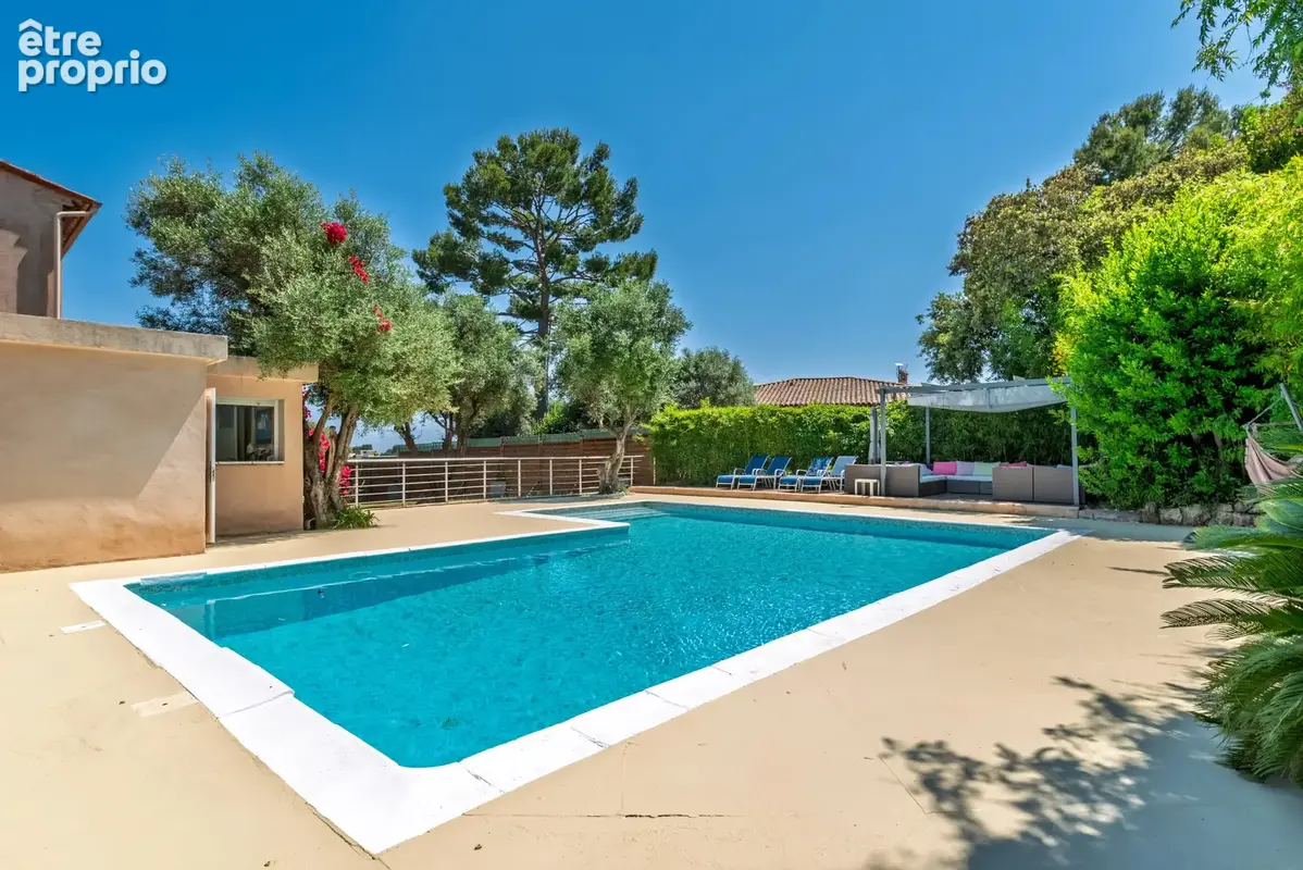 Antibes.Belle propriété.Grand terrain. - photo 36