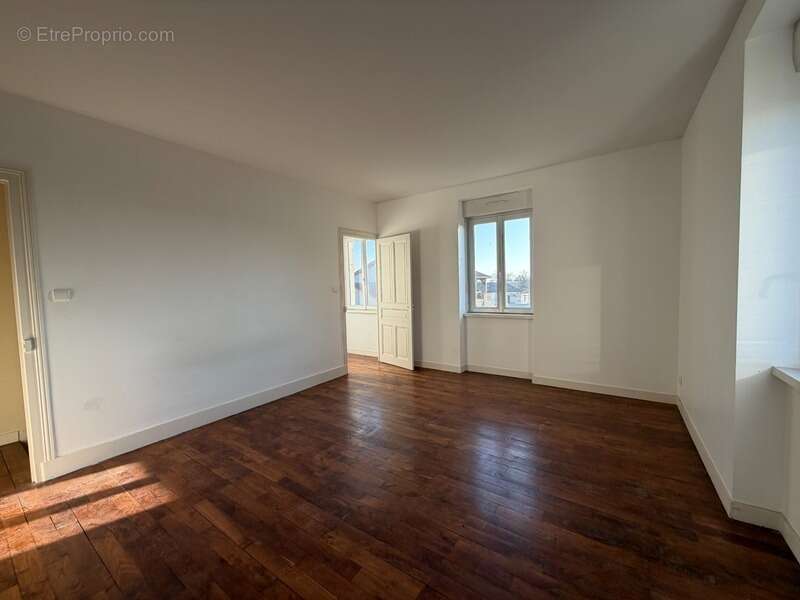 Maison à SAINT-MARTIN-BELLE-ROCHE