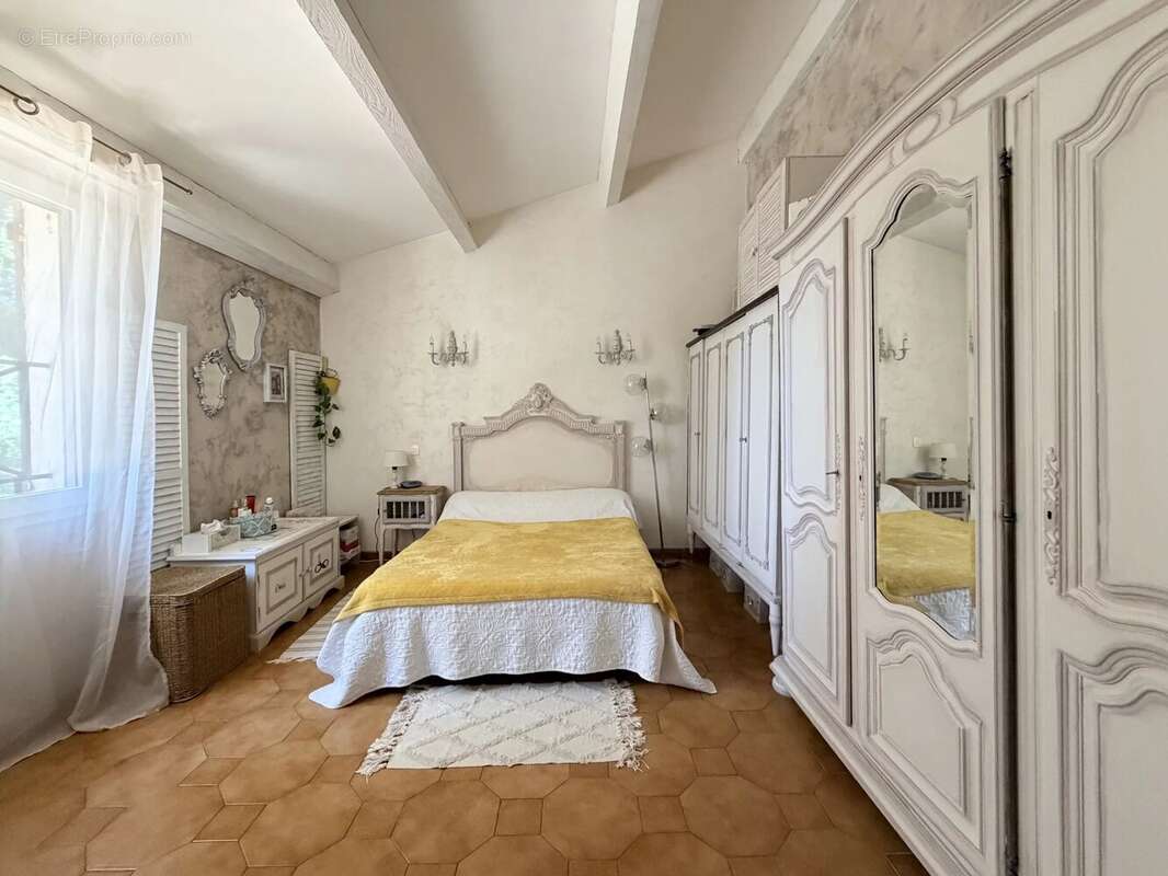 Maison à MEYREUIL