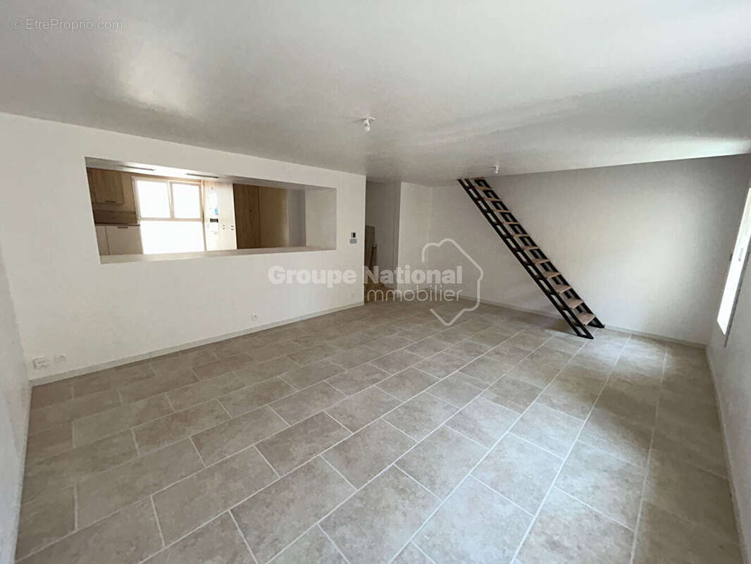 Maison de village rénovée d'environ 137m² avec jardin, piscine et garage - châteauneuf-du-pape - photo 4
