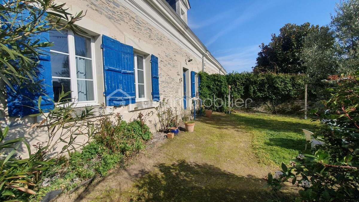 Longère de 300m² à la Bohalle - photo 15