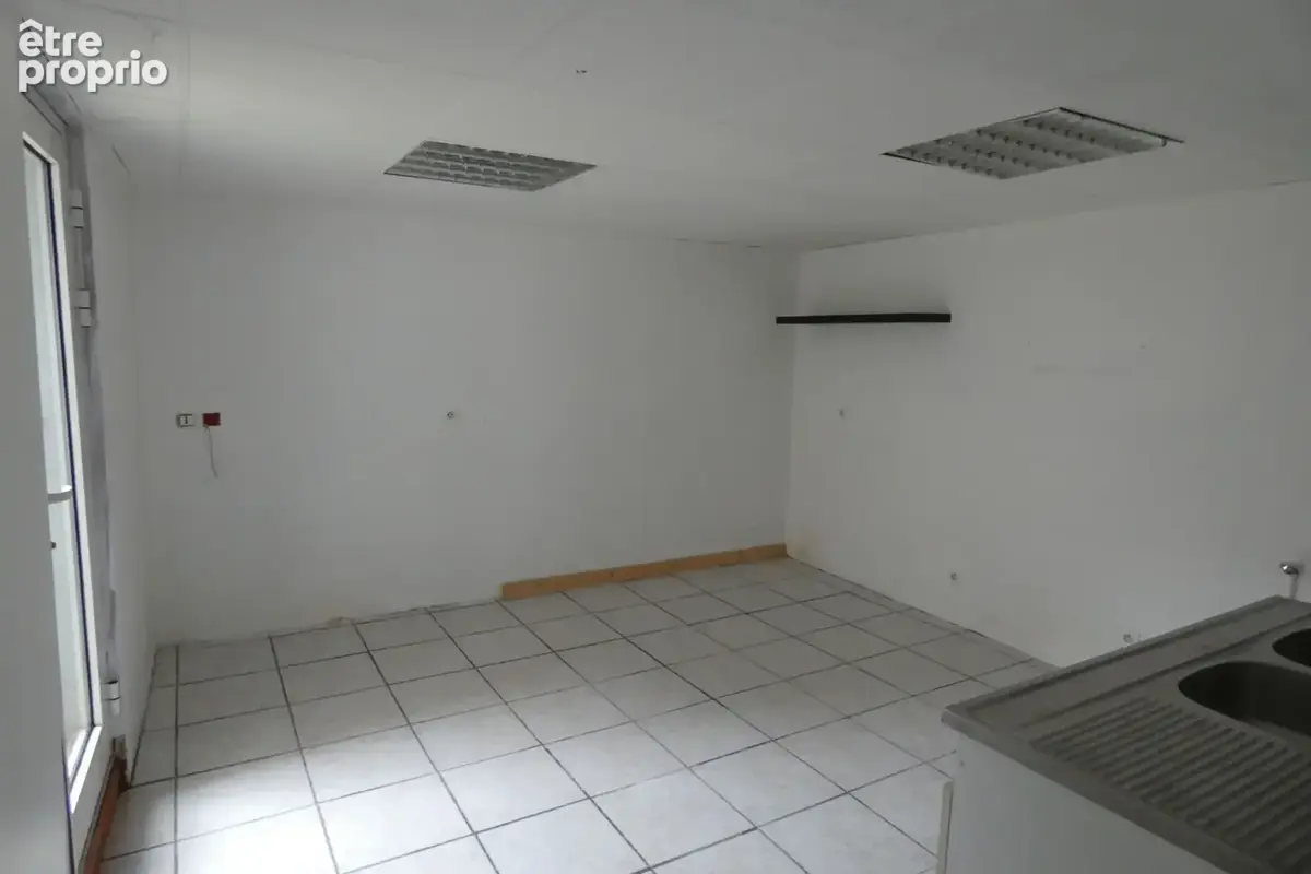 Bel immeuble en centre-ville ? 221,83 m2 Cet immeu - photo 22
