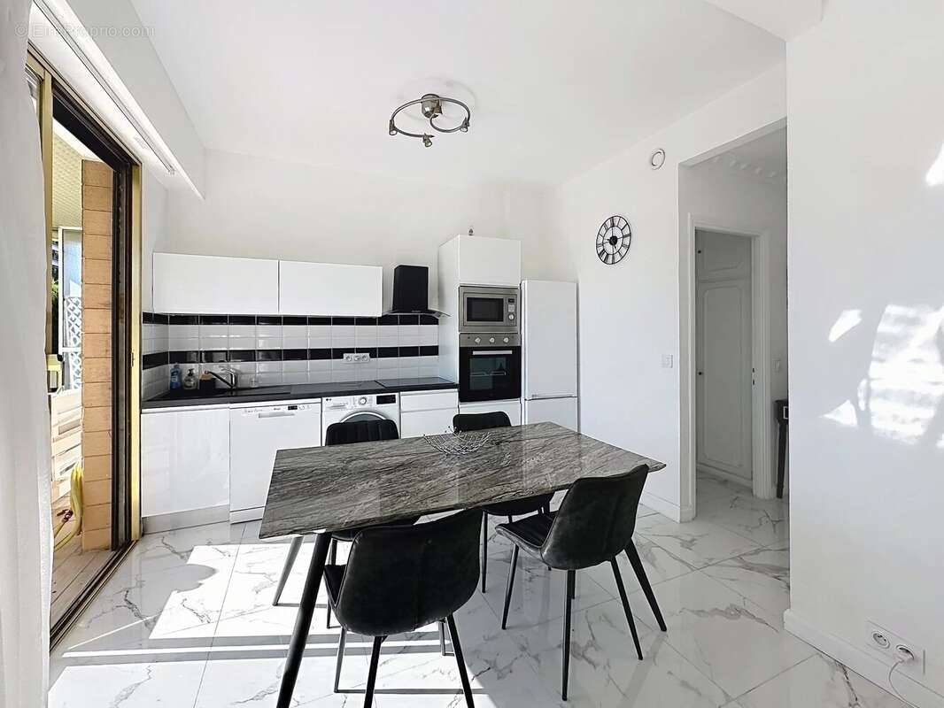 Appartement à LE CANNET