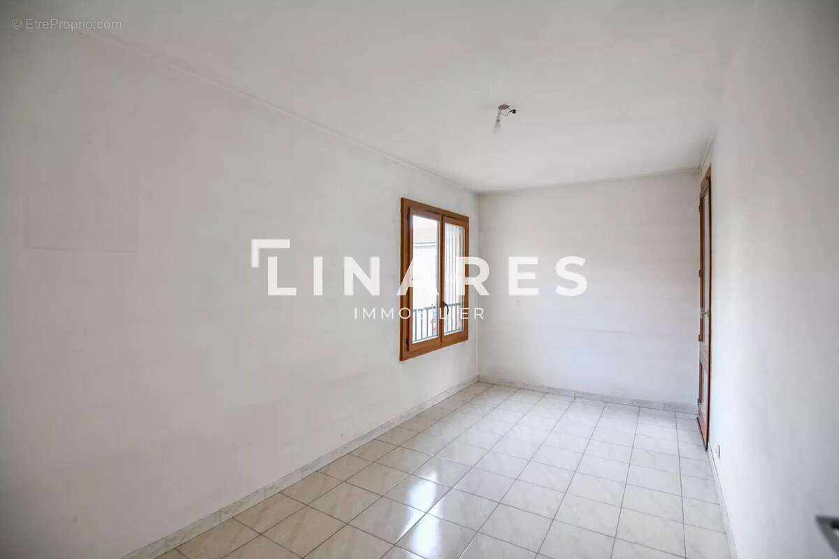 Appartement à MARSEILLE-4E