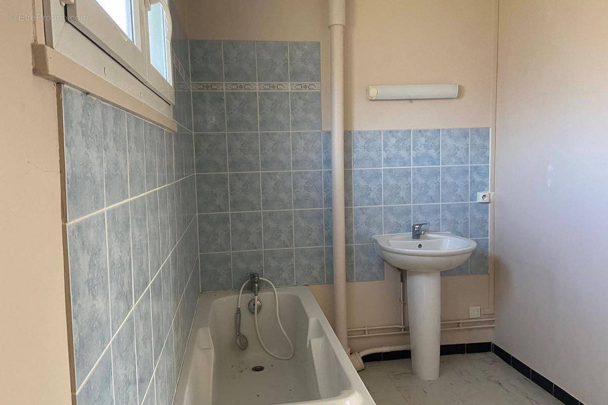 Appartement à PARON