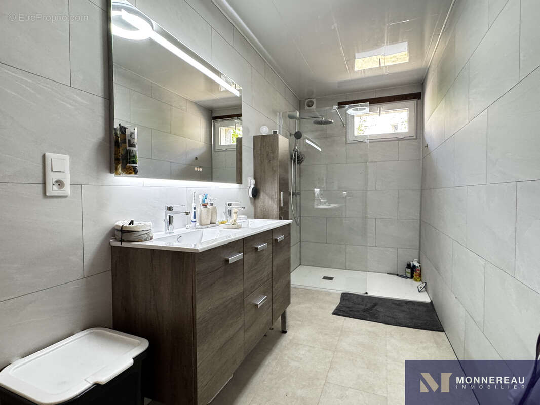 Maison à BAIGNES-SAINTE-RADEGONDE