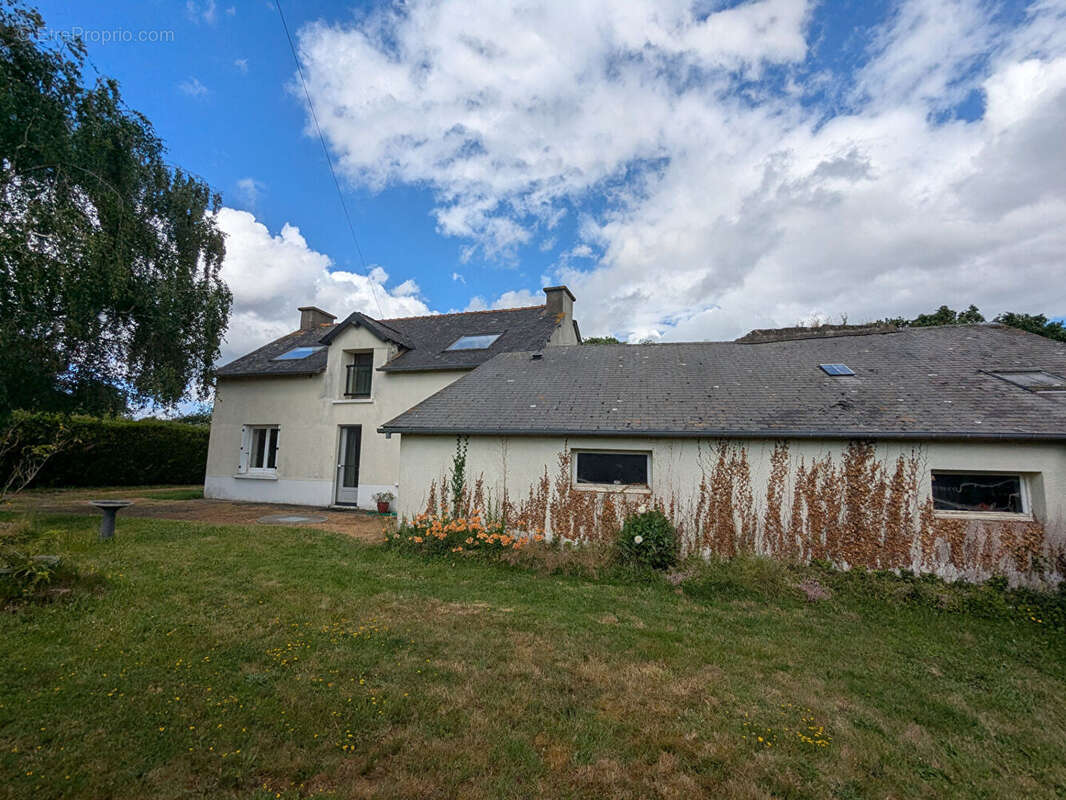 Maison à CARENTOIR