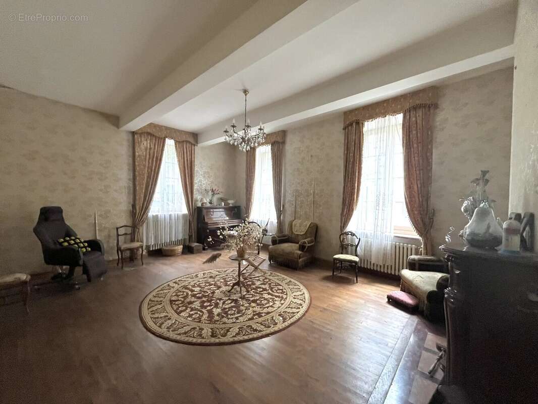 Maison à PEPIEUX