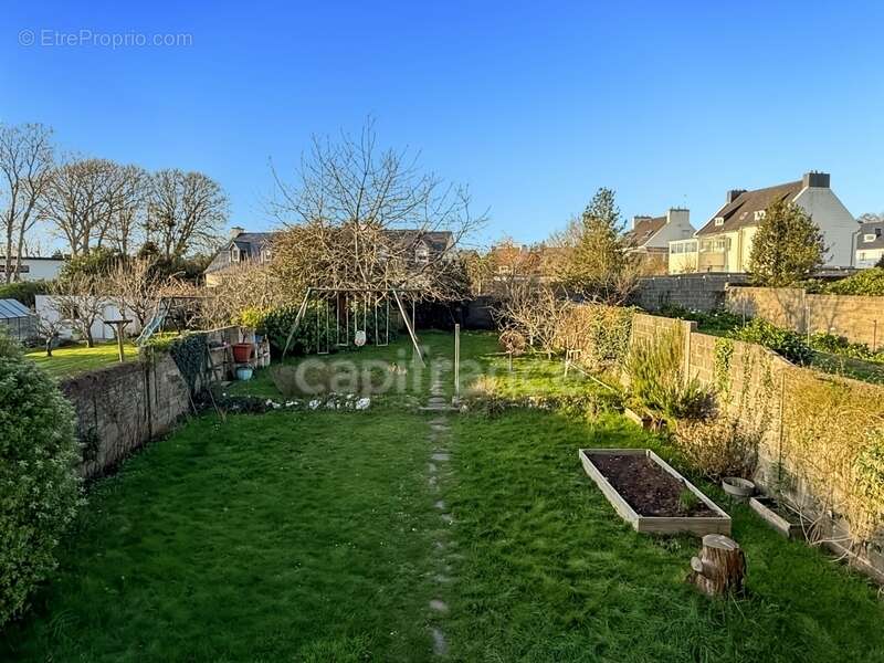 Maison à LE RELECQ-KERHUON