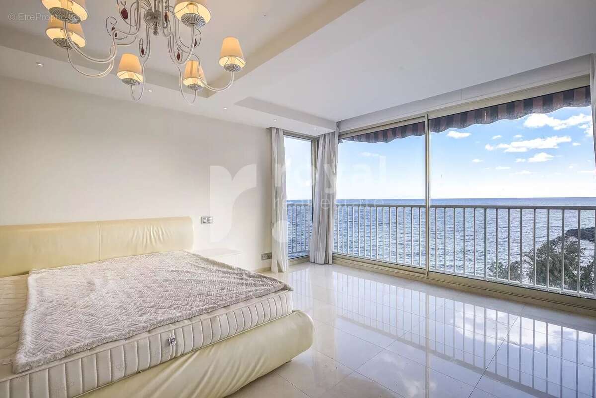 Appartement à MANDELIEU-LA-NAPOULE