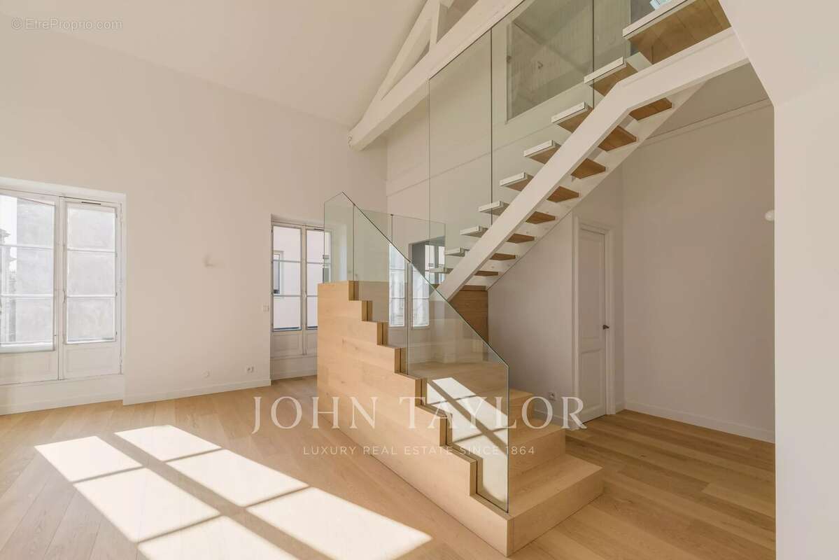Appartement renove - trois pieces - triangle d'or - photo 9