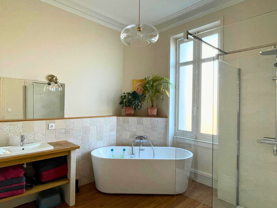 Maison à COGNAC