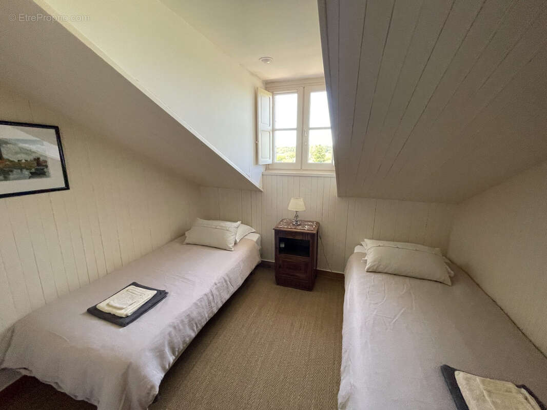 Maison à CHAMPAGNAC-DE-BELAIR