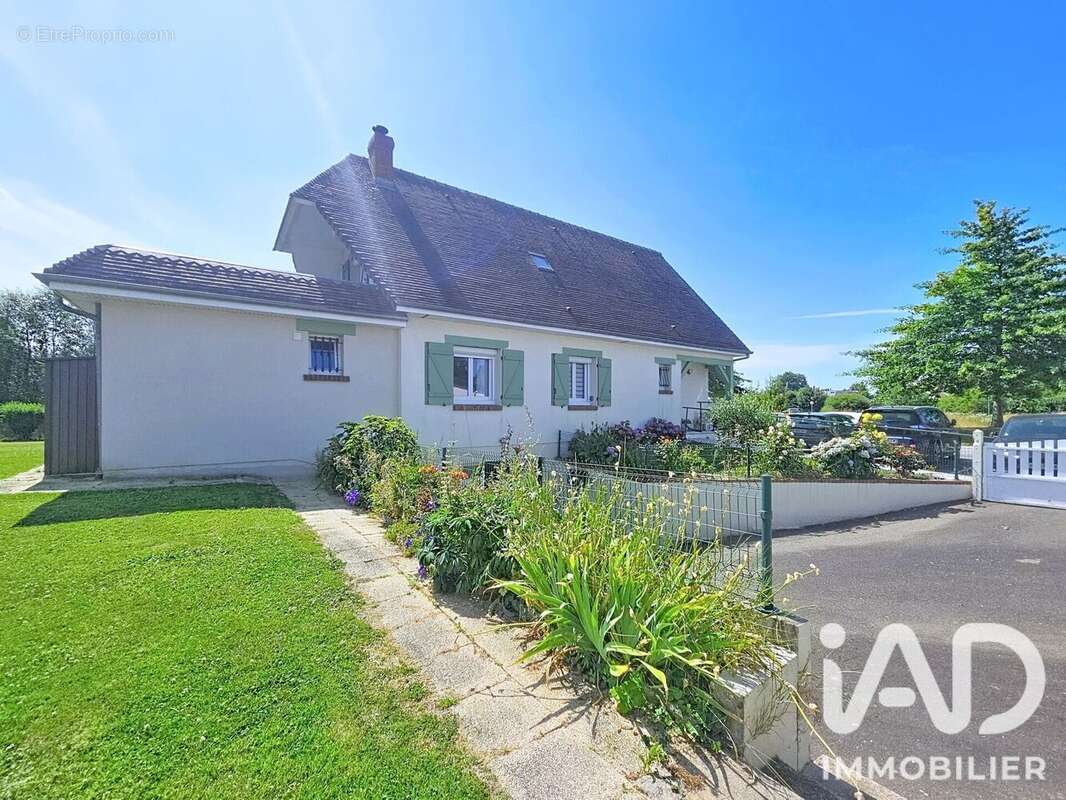 Maison 130 m² à Croix-Mare  - photo 2