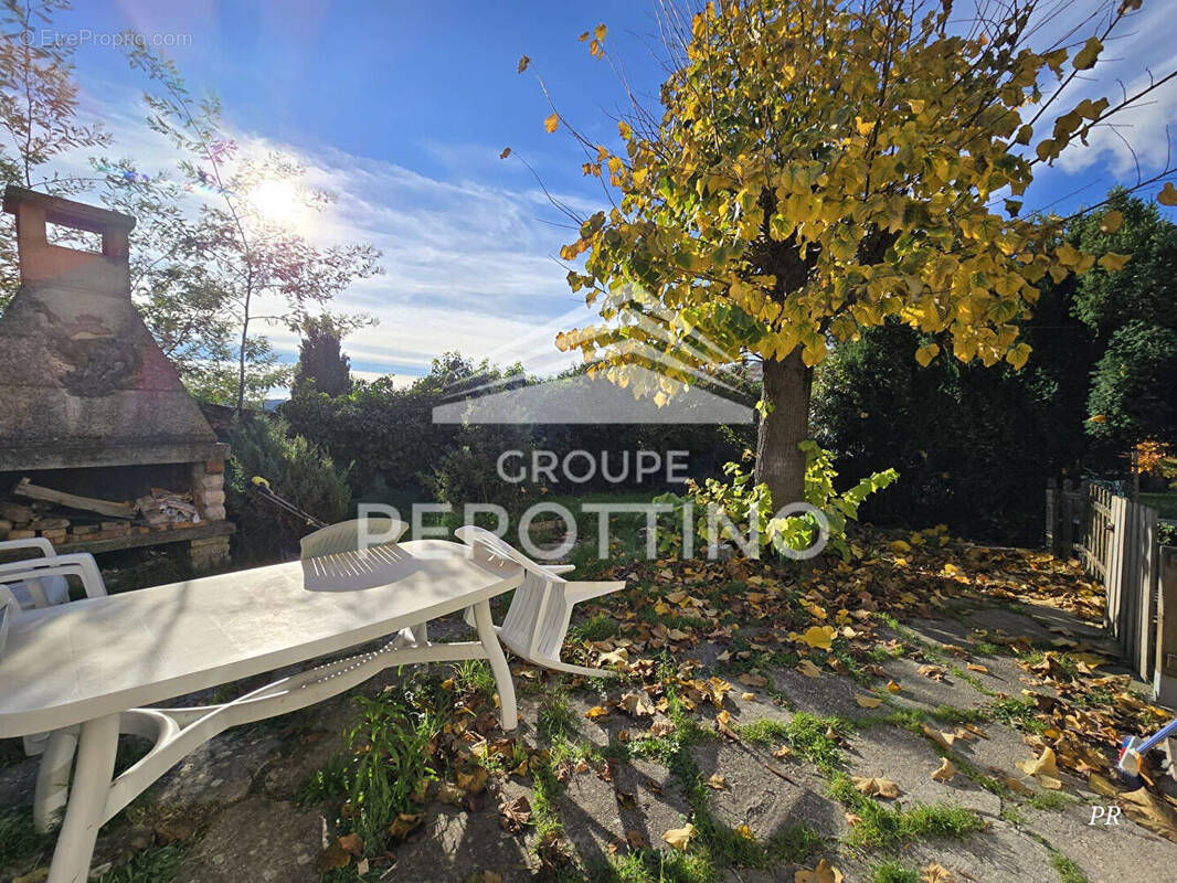 Appartement à CADOLIVE