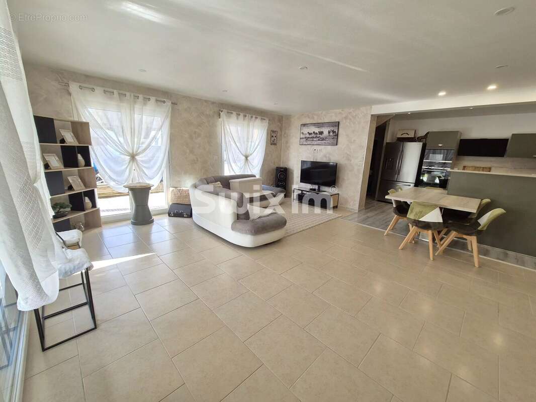 Maison à LE DESCHAUX