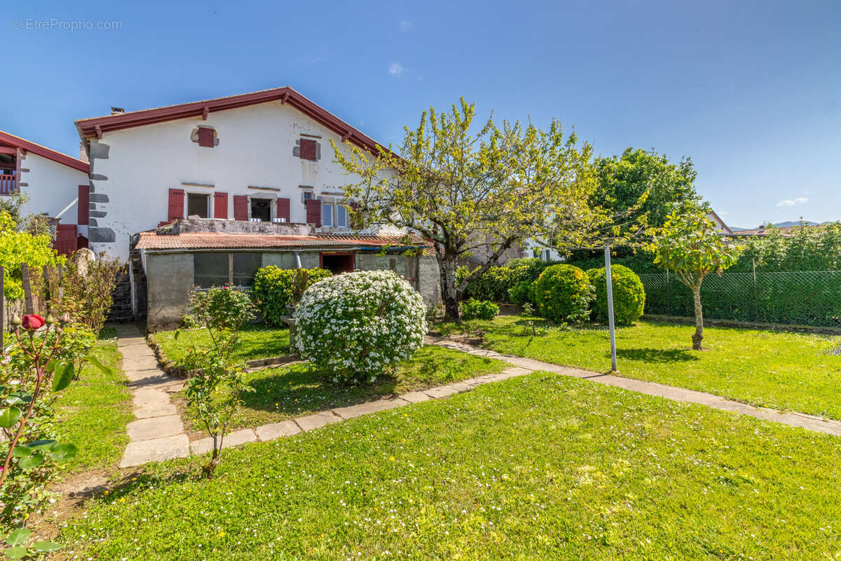 Maison à AINHOA
