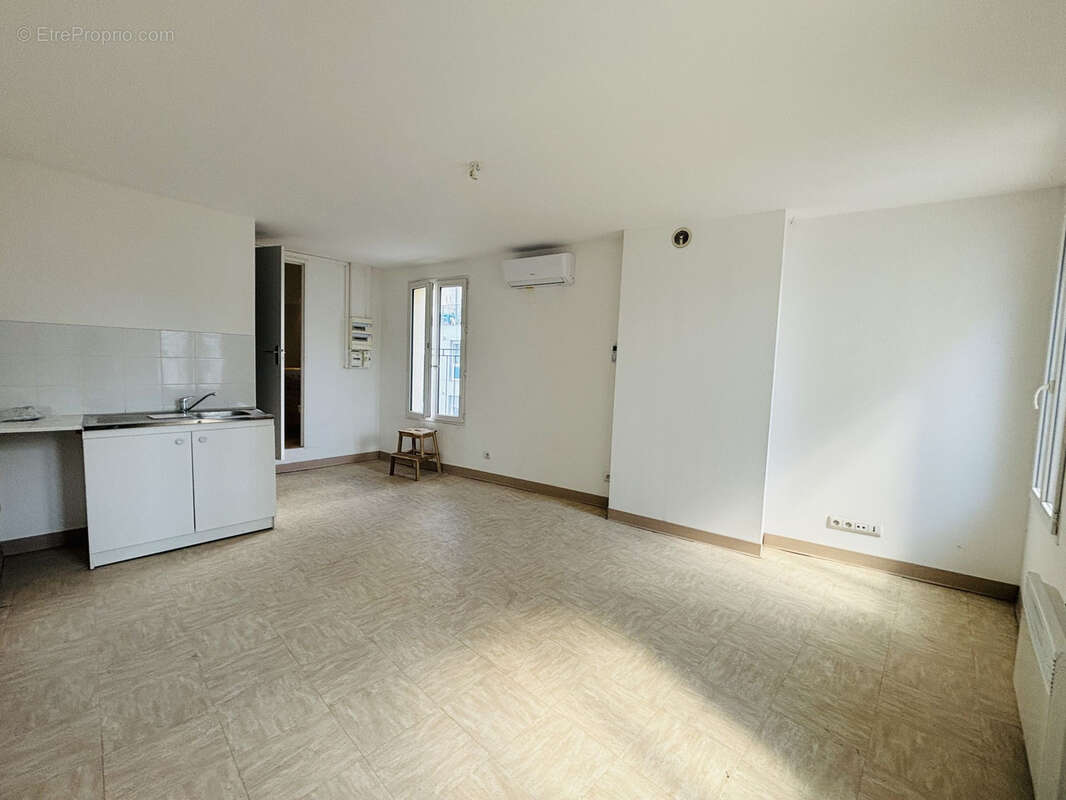 Appartement à MARSEILLE-5E