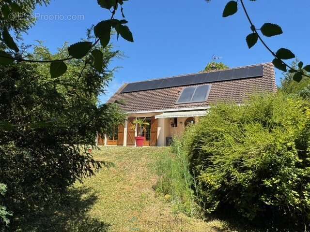 Maison à FOLLAINVILLE-DENNEMONT