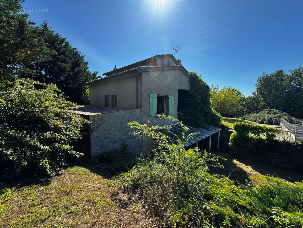 Maison de 222m2 avec terrain de 5712m2 - photo 2