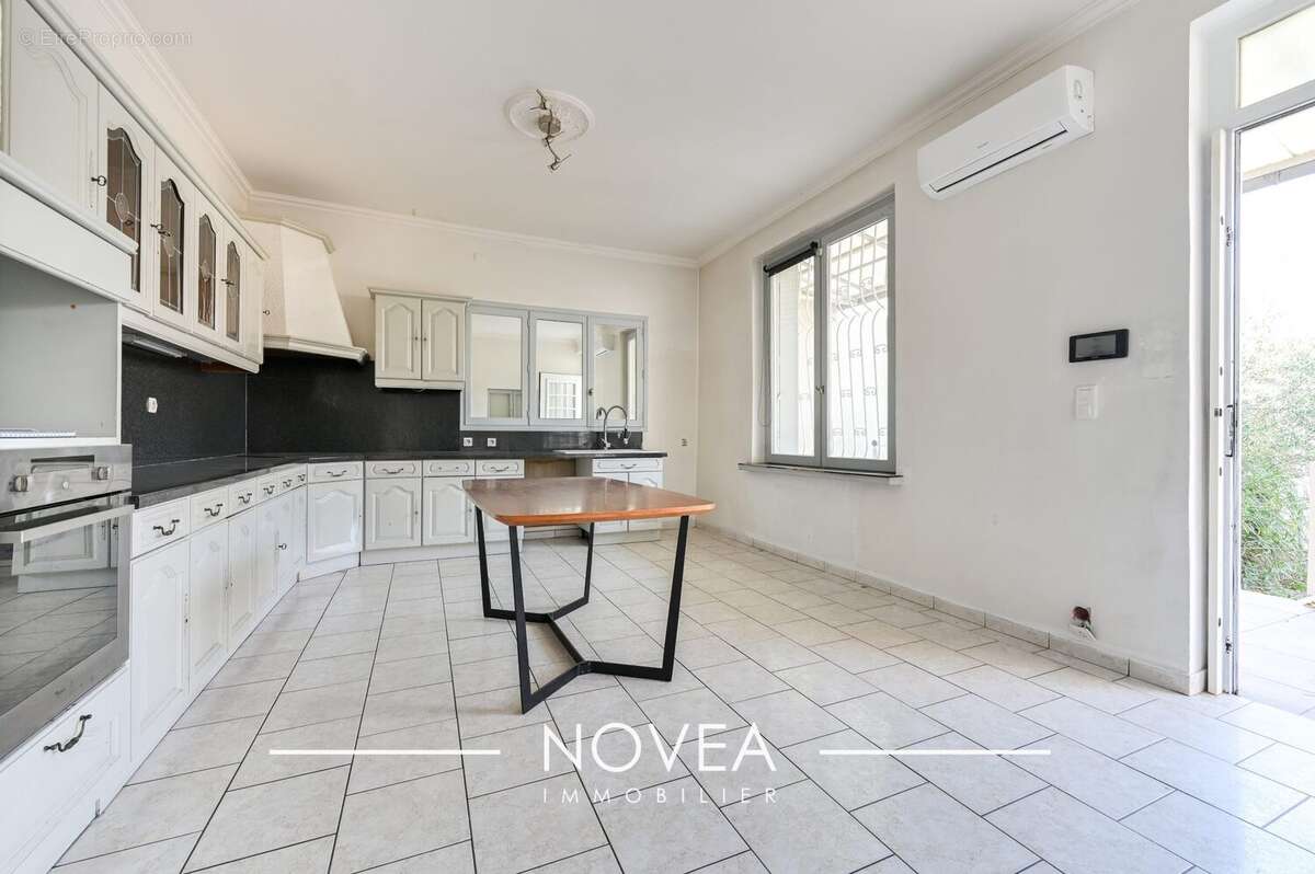 Maison 110 m² à Villeurbanne  - photo 3