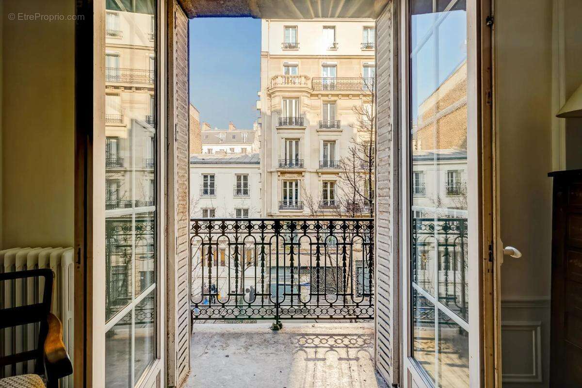Appartement à PARIS-18E