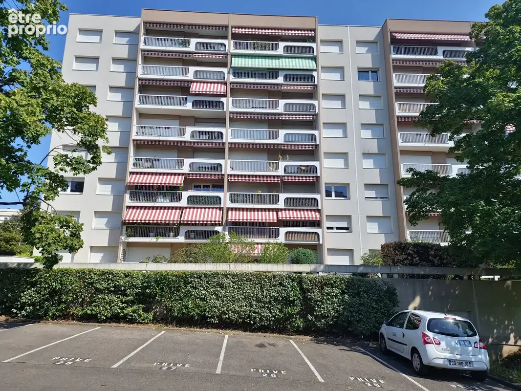 appartement T 5 traversant Est/ Ouest avec vue sur les monts du lyonnais - photo 14