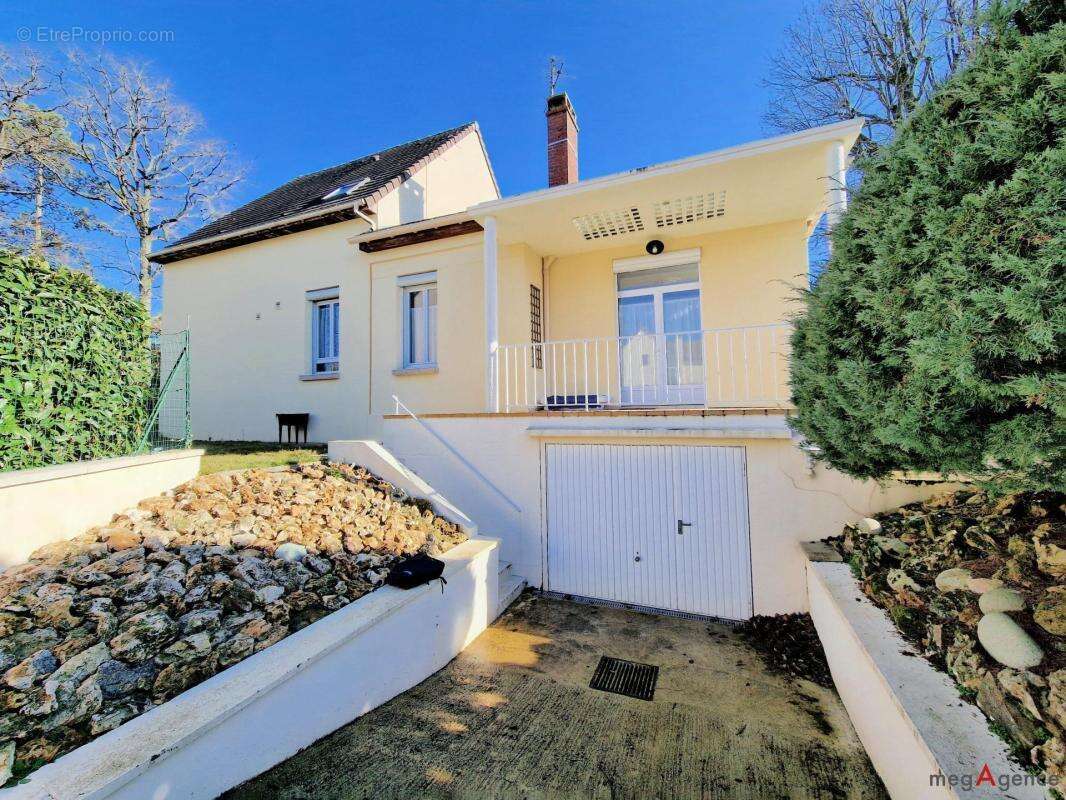 Maison à PLAISIR
