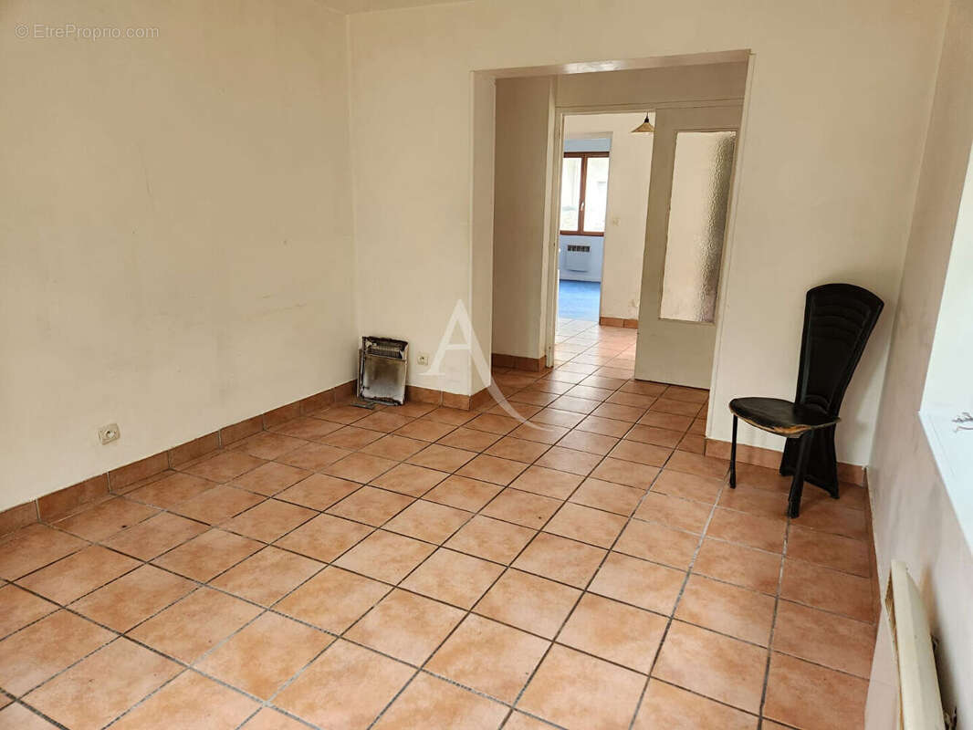 Maison Mandres Les Roses 4 pièce(s) 72.60 m2 - photo 3