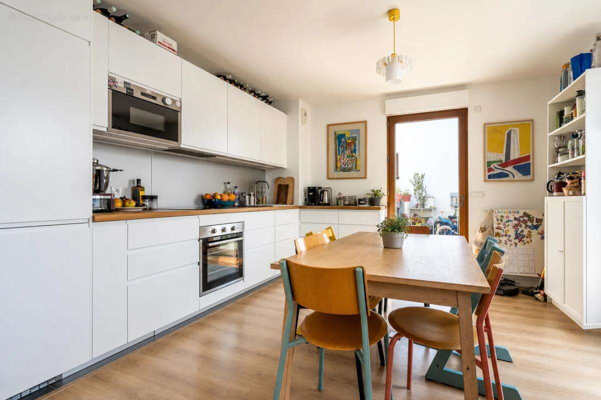 Dernier étage avec terrasse, parking et 3 chambres – T4 familial - photo 3