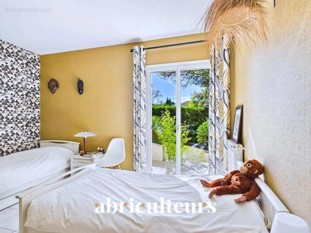 Villa d’architecte rénovée de 155 m²  en vente au pied du Luberon à Cheval-Blanc (84460) - photo 18
