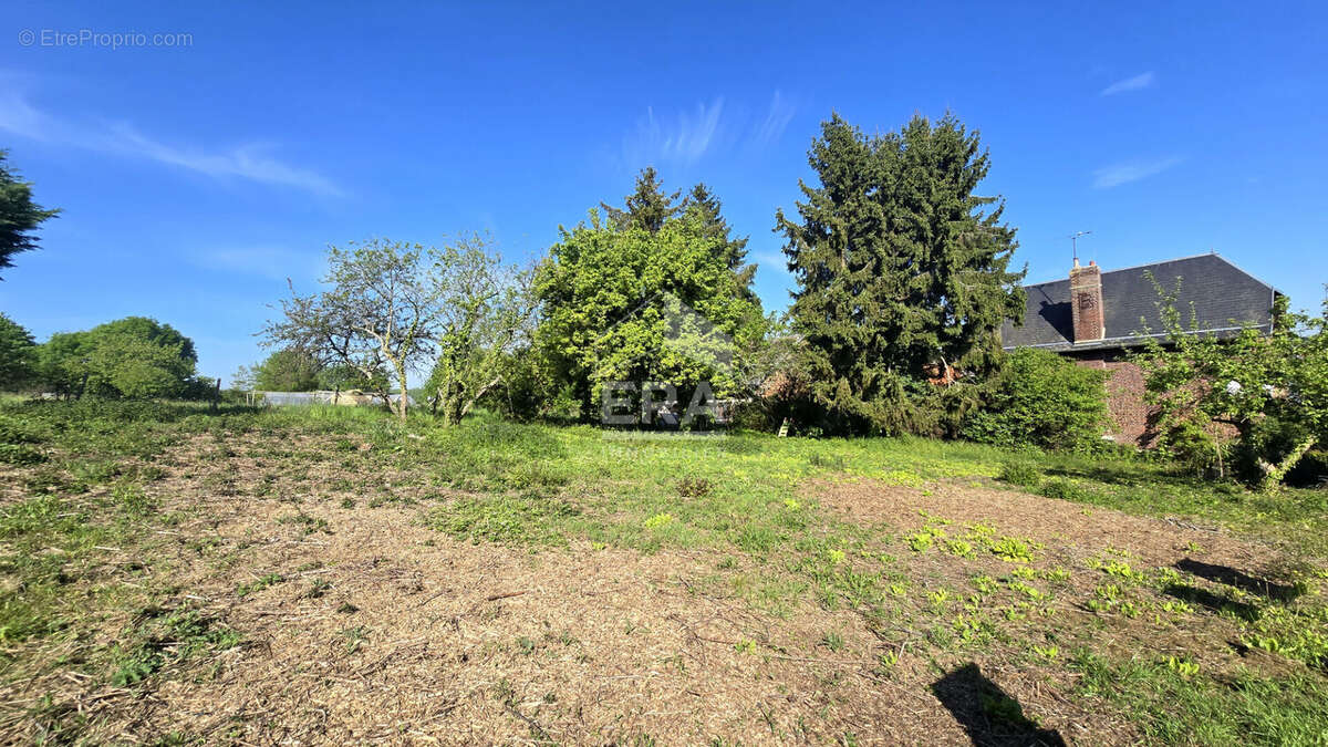 Terrain à VILLEQUIER-AUMONT