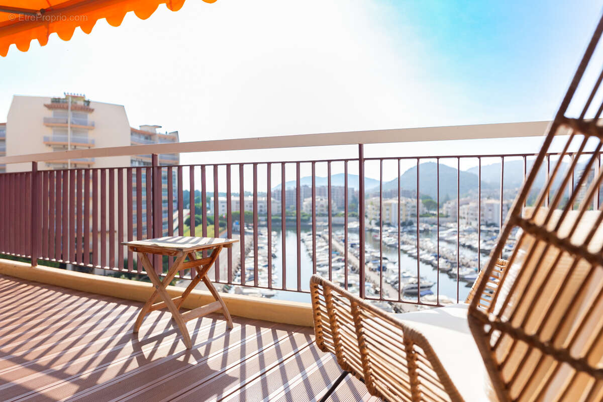 Appartement à MANDELIEU-LA-NAPOULE