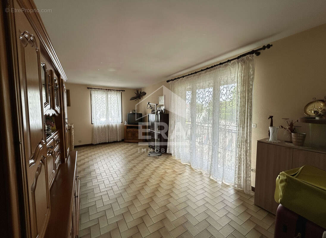 Maison à VERCEL-VILLEDIEU-LE-CAMP